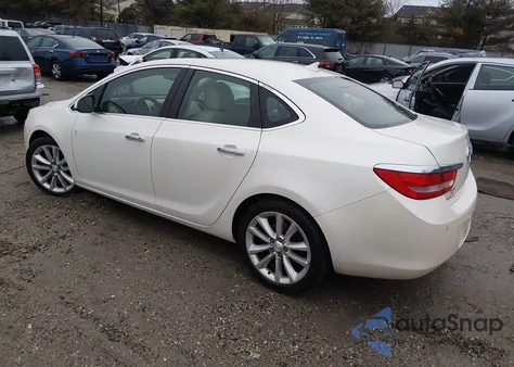 2013 Buick Verano Leather Group z USA, uszkodzony, nr VIN 1G4PS5SK9D4211700